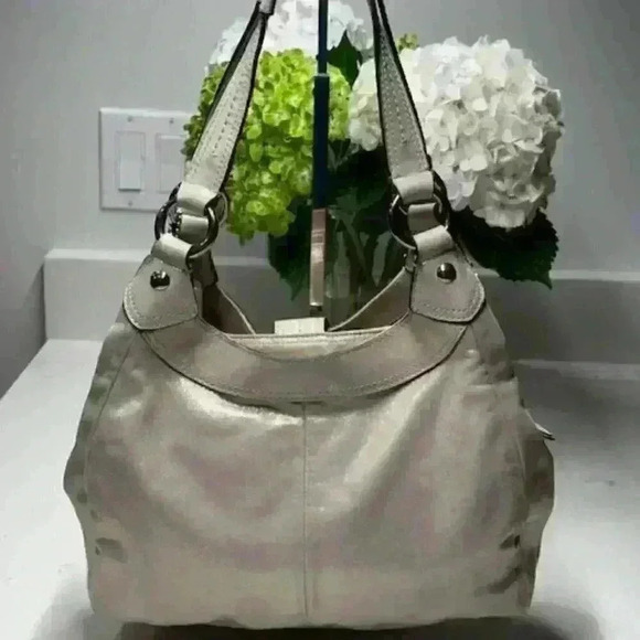 🔥🔥Coach Soho Lynn F17219 Metallic Leather Tote Shoulder Bag - Picture 5 of 14